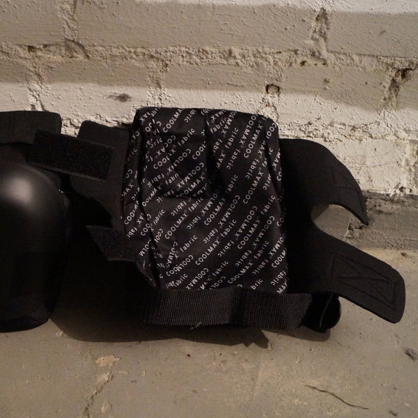 Rise Above "Knee Pads" Black